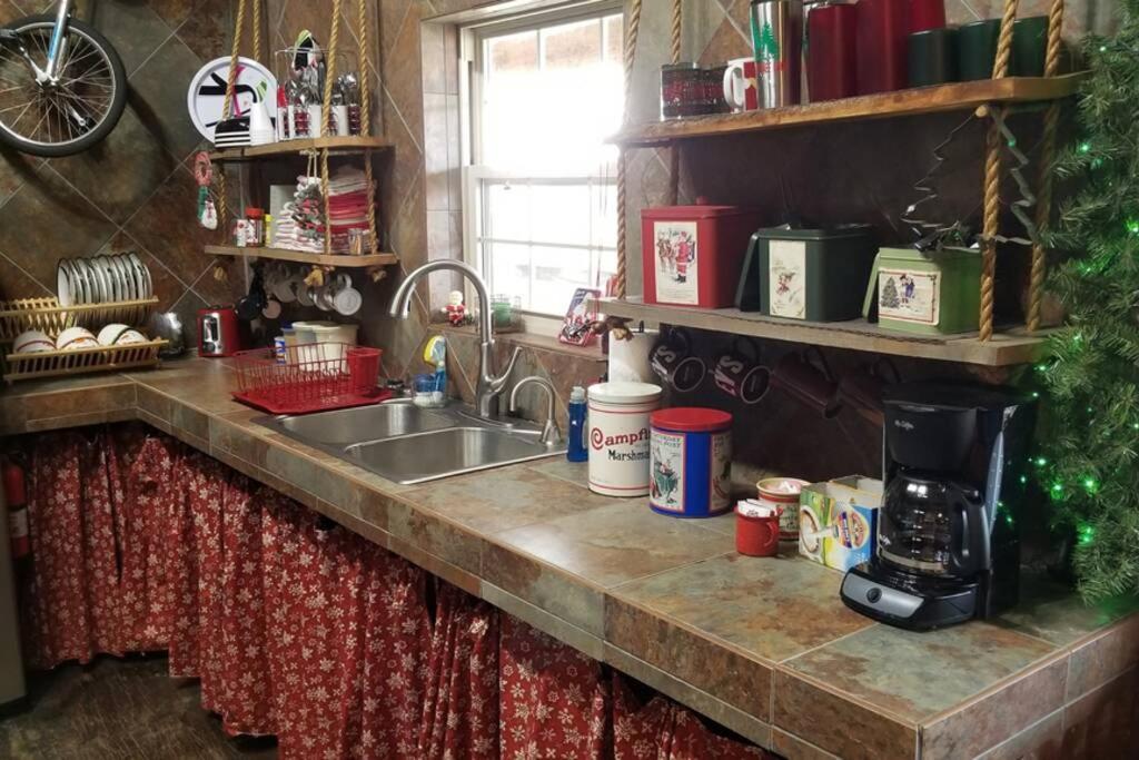 Rural Life On A Real Christmas Tree Farm! Hallmark Experience! Ozark Eksteriør billede