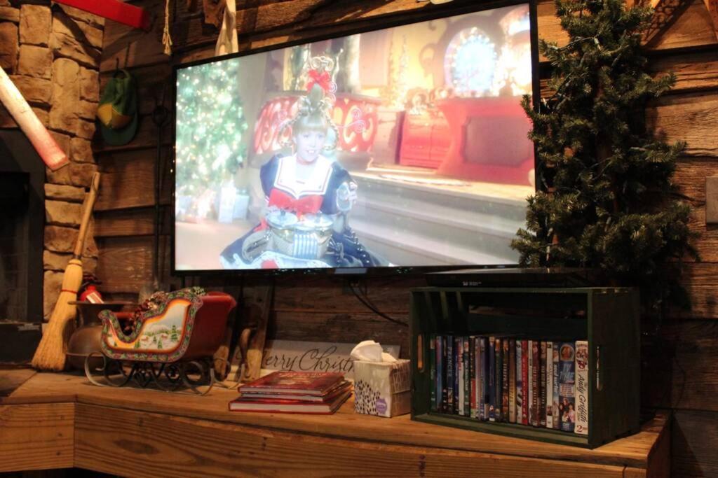 Rural Life On A Real Christmas Tree Farm! Hallmark Experience! Ozark Eksteriør billede