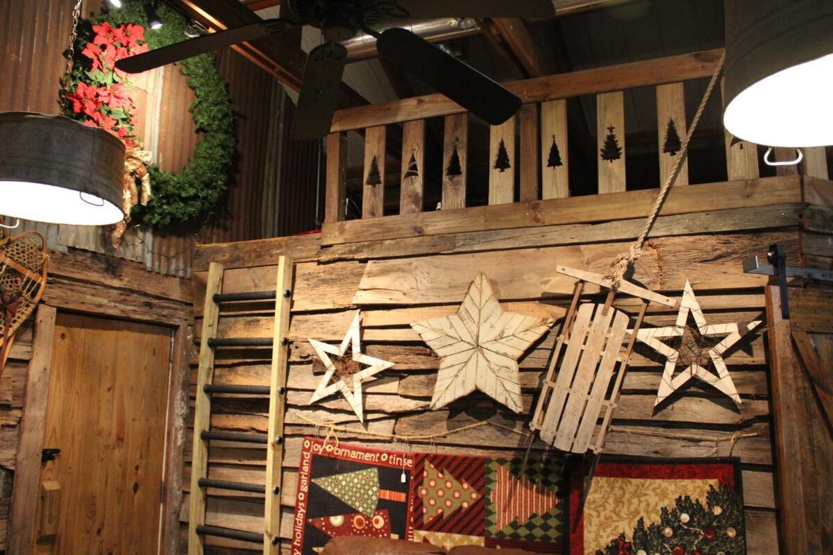 Rural Life On A Real Christmas Tree Farm! Hallmark Experience! Ozark Eksteriør billede